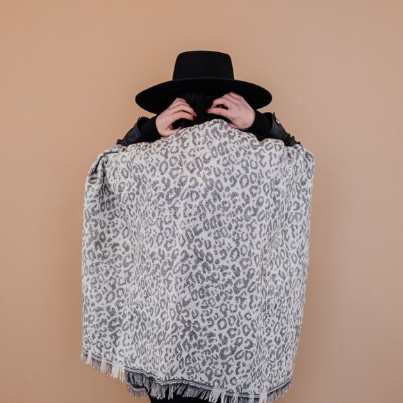 Leopard Print Reversible Open Front Cardigan - Picture 2 of 6